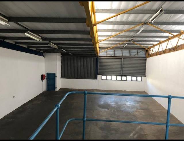 334M² MINI FACTORY TO LET IN RED HILL